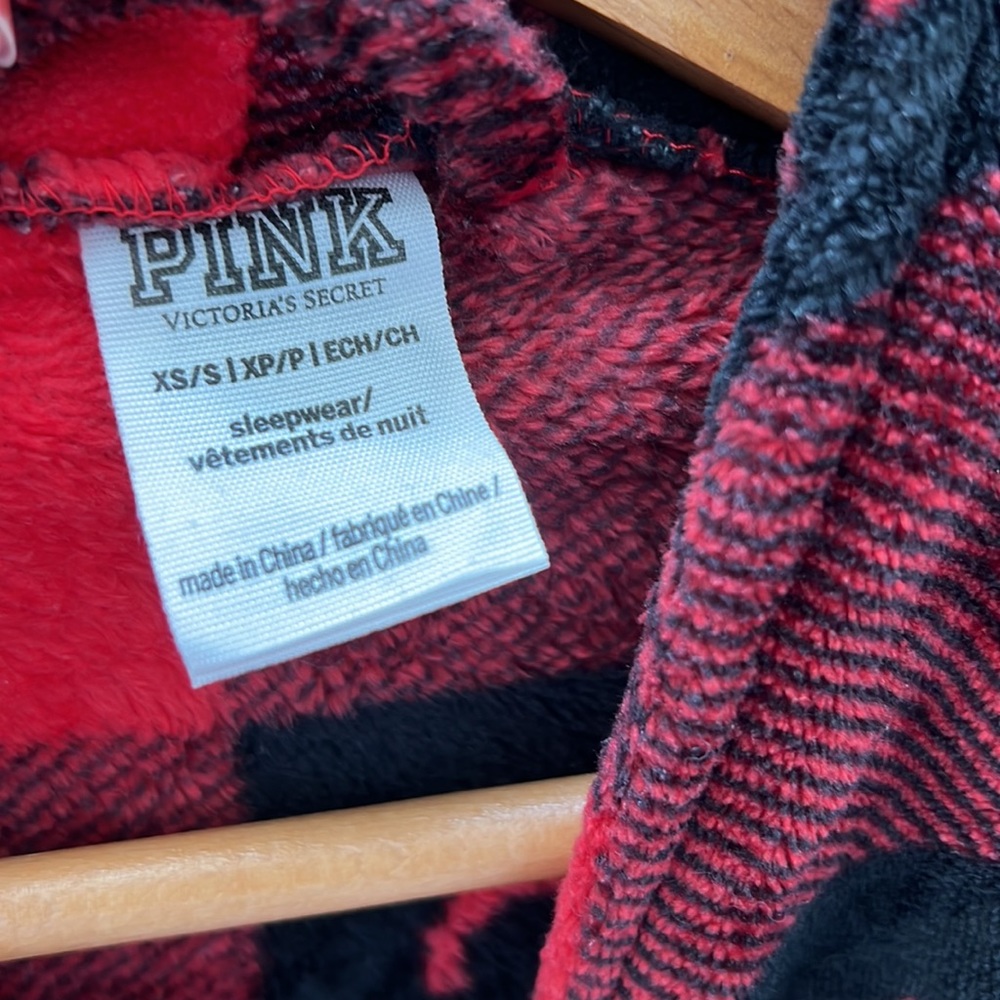 PINK Victoria’s Secret black and red short robe - Picture 4 of 4